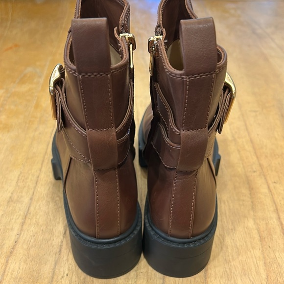 COACH
LACEY LEATHER BOOTIE LEATHER BUCKLE ANKLE BOOTS size 7.5 - Picture 9 of 11